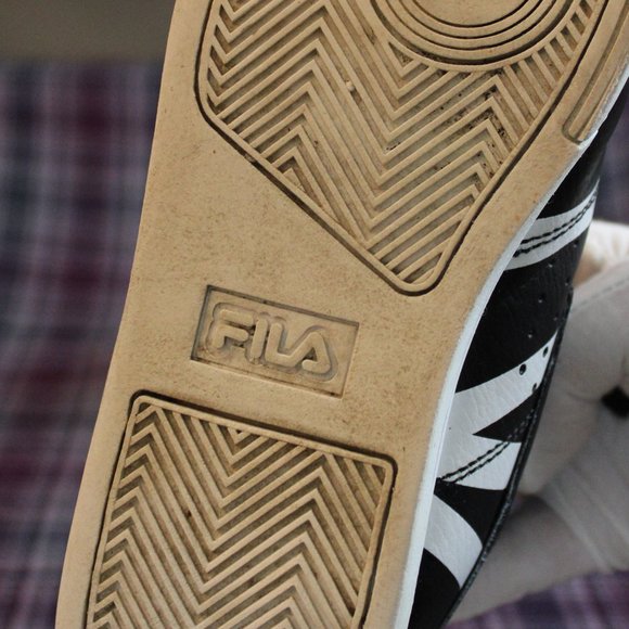 Fila Black and White Striped Hight Top Boy's Sneaker Size 6.5 - Picture 5 of 13